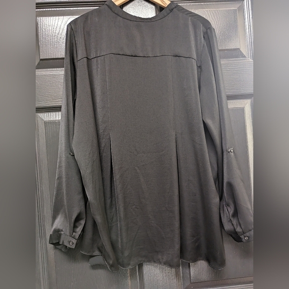 XL renuar polyester top 😁 - Picture 8 of 9